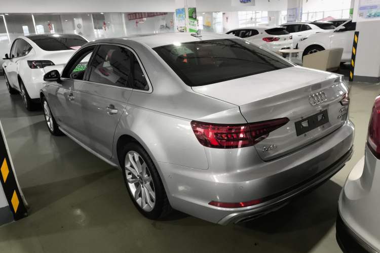 Used Audi A4L 2019 40 TFSI Fashion Edition China VI Emission Standard