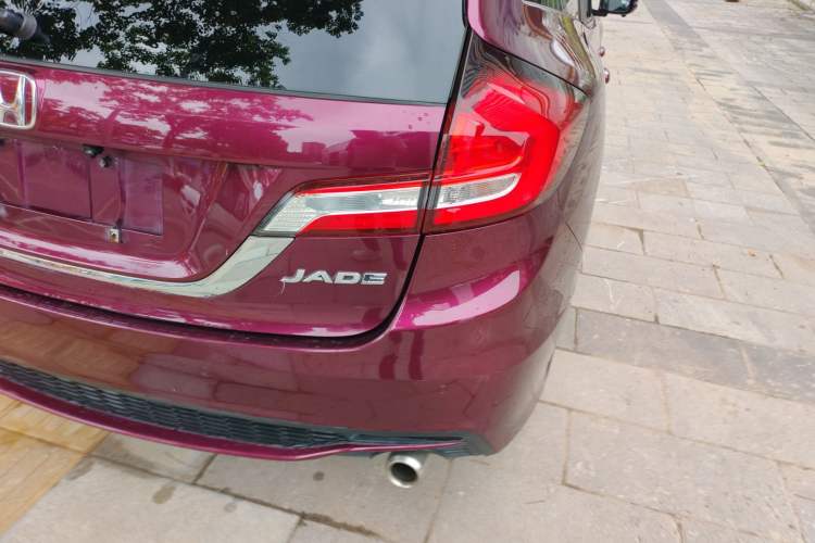 Used Honda Jade 2017 1.8L automatic Comfort version 5 seats
