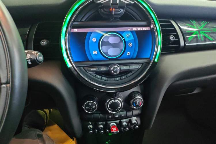 Used  MINI 2021 1.5T COOPER Classic Edition
