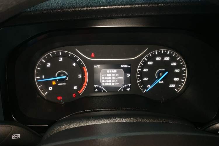 Used JMC Fushun 2023 2.0T Manual Short-Wheelbase Mid-Height Commercial Multi-Purpose 5-Seater Passenger Vehicle
