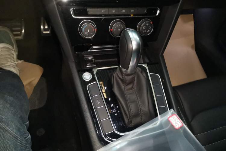 Used Volkswagen Magotan 2025 Zhongxiang Version 280TSI DSG Comfort Edition
