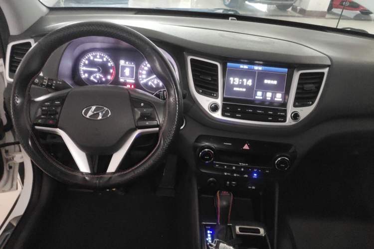 Used Hyundai Tucson 2015 1.6T Dual-Clutch Two-Wheel-Drive Smart Model
