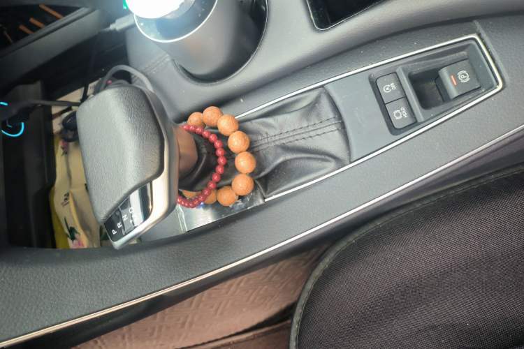 Used Toyota Avalon 2019 2.0L Luxury Edition China VI Standard
