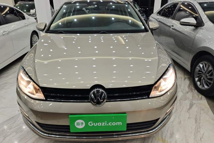 Used Volkswagen Golf 2016 230TSI Automatic Luxury Version
