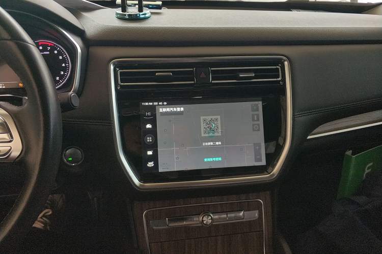 Used Roewe RX8 2018 30T Smart Connectivity Two-Wheel Drive Supreme Edition
