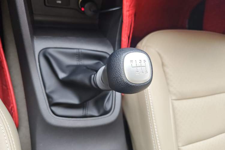 Used Wuling Hongguang 2019 1.5L S Comfort Edition China VI LAR
