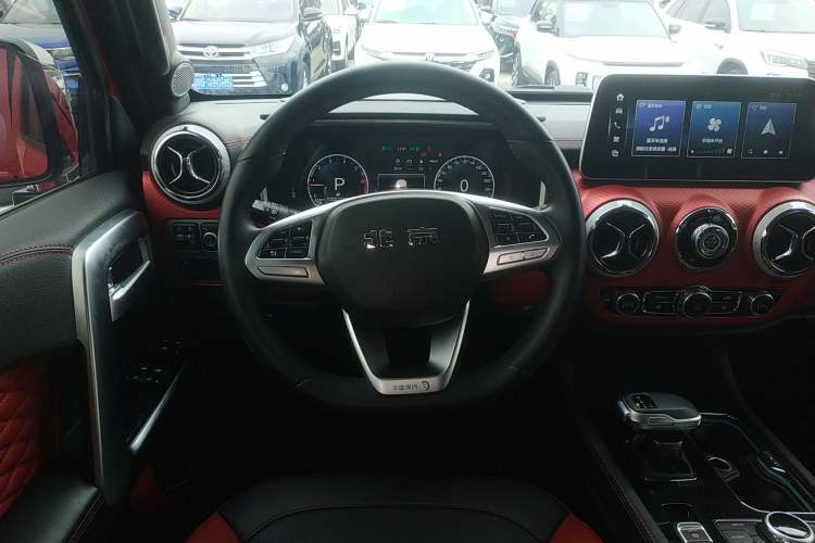 Used  BJ40 2023 2.0T Automatic Four-Wheel Drive Urban Hunter Edition Chivalrous Type
