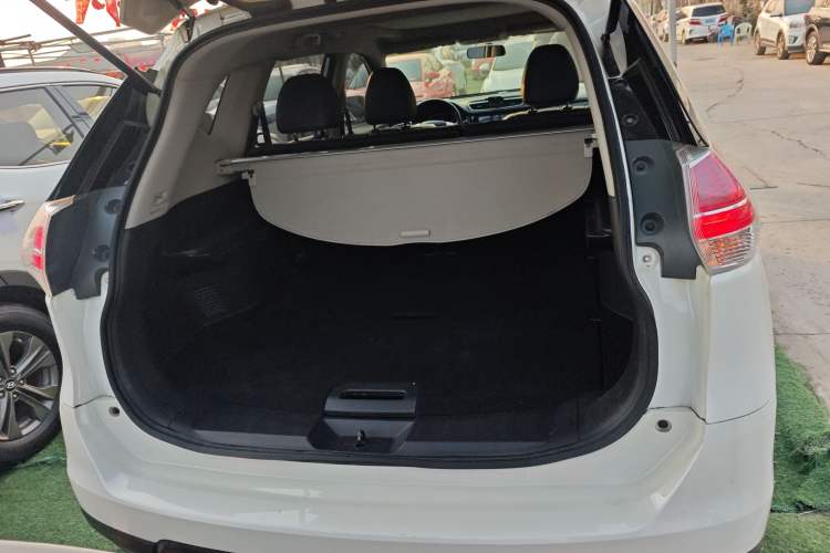 Used Nissan X-Trail 2015 2.0L CVT Comfort MAX Edition 2WD