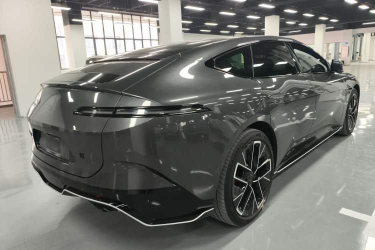 Used  12 2024 Updated Version 700 Three-Laser Rear-Wheel Drive Luxury Edition
