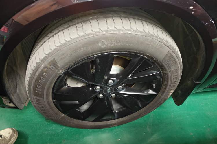 Used Li Auto L8 2023 Pro Model
