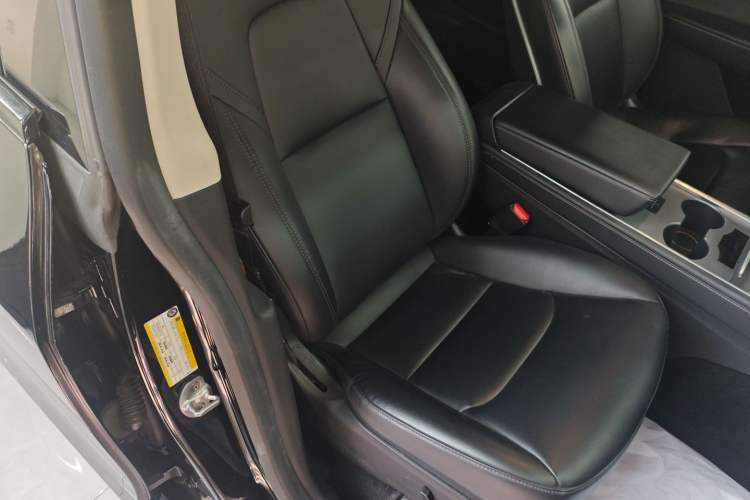 Used Tesla Model Y 2022 Rear-Wheel-Drive Version
