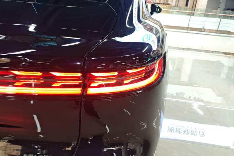 Used VOYAH PASSION 2024 PHEV Four-Wheel Drive Ultra-Long Range Flagship Model
