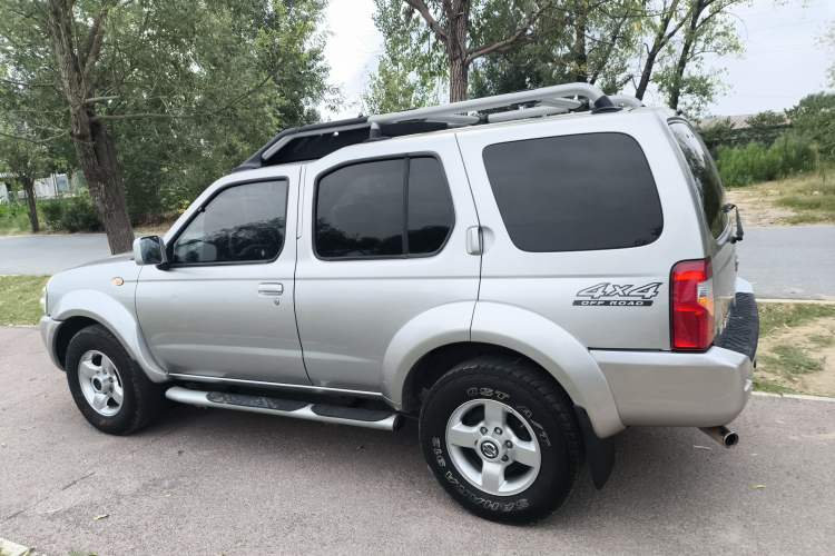 Used Nissan Paladin 2013 2.4L 4x4 Luxury Version China V Standard
