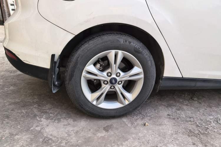 Used Ford Focus 2012 Hatchback 1.6L Automatic Fashion Edition
