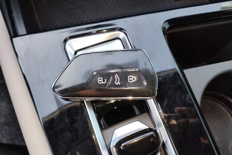 Used Volkswagen Teramont 2024 380TSI Four-Wheel Drive Longxiang Edition
