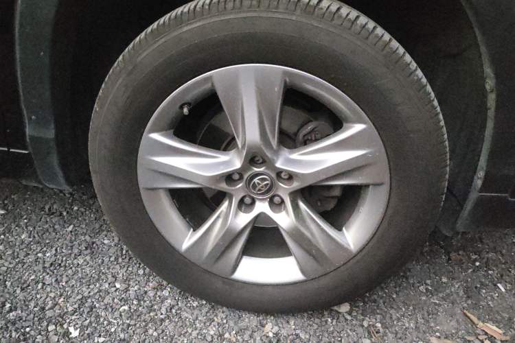 Used Toyota Highlander 2018 2.0T Two-Wheel Drive Luxury Edition 7 Seats China VI Standard
