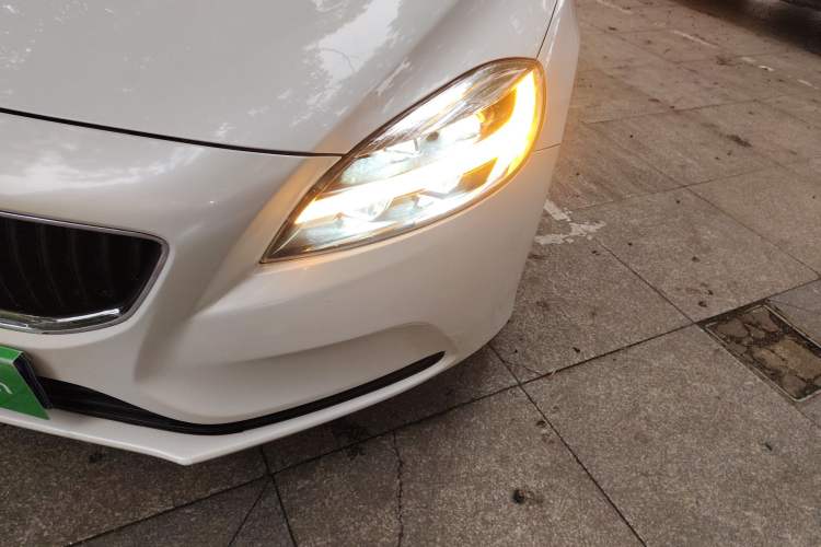 Used Volvo V40 2017 T3 Zhiyi Edition