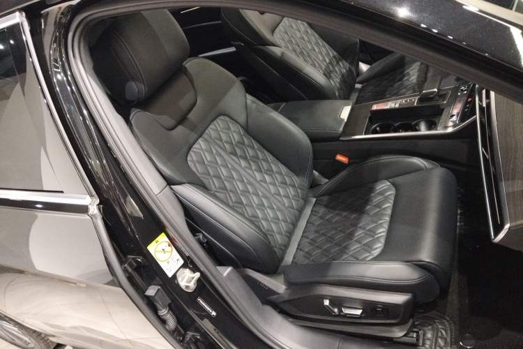 Used Audi A6L 2025 Restyled 45 TFSI quattro Prestige Dynamic Edition