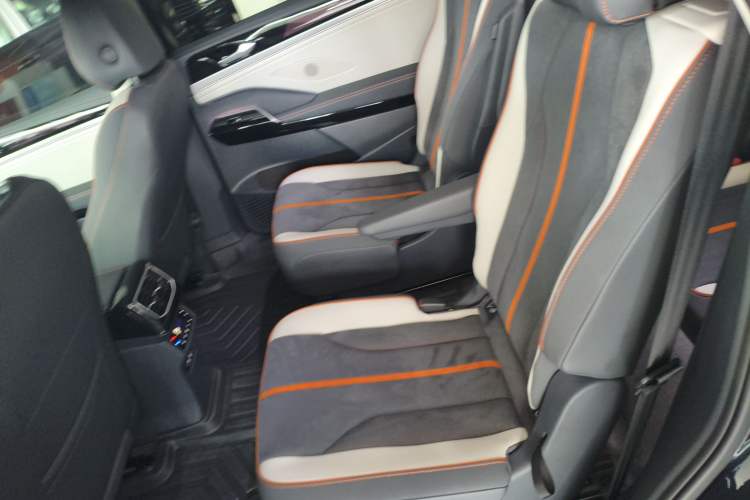 Used Volkswagen ID.6 CROZZ 2022 Long-Range PRO Edition
