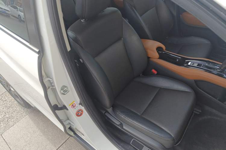 Used Honda Vezel 2015 1.8L CVT 2WD Luxury Model