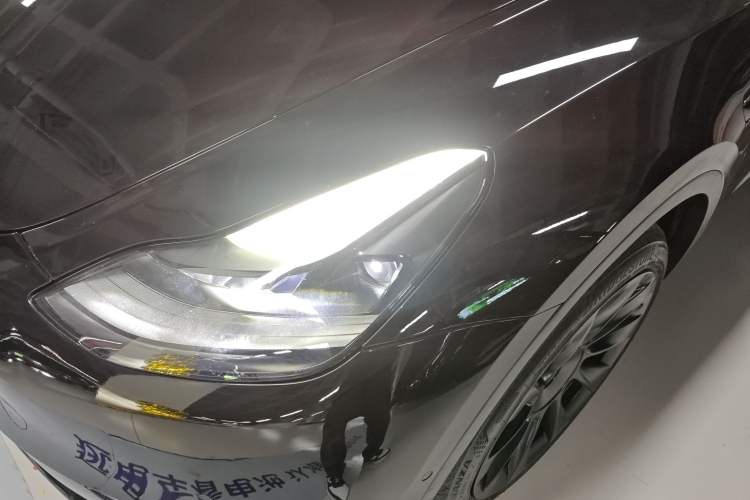 Used Tesla Model Y 2022 Long-Range All-Wheel-Drive Version
