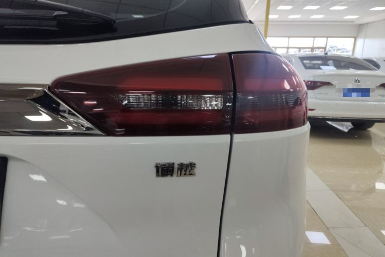 Used Geely Auto Emgrand X7 Sport 2020 1.8TD DCT Two-Wheel Drive Smart Connect 4G-Enabled Version
