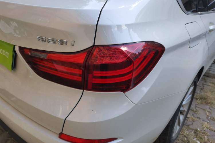 Used BMW 5 Series GT 2015 528i Leading Model