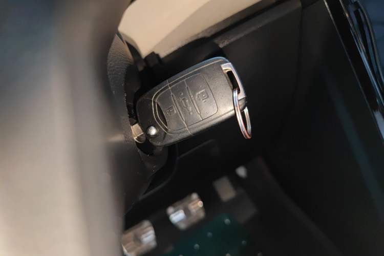 Used Wuling Zhengcheng 2021 1.5T Manual Luxury Commercial Vehicle
