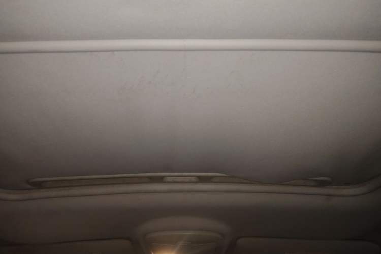 Used Roewe W5 2014 1.8T 2WD Automatic Tharu Special Edition