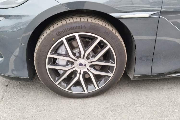 Used Denza Z9 2024 1100 km Four-Wheel Drive Max Version
