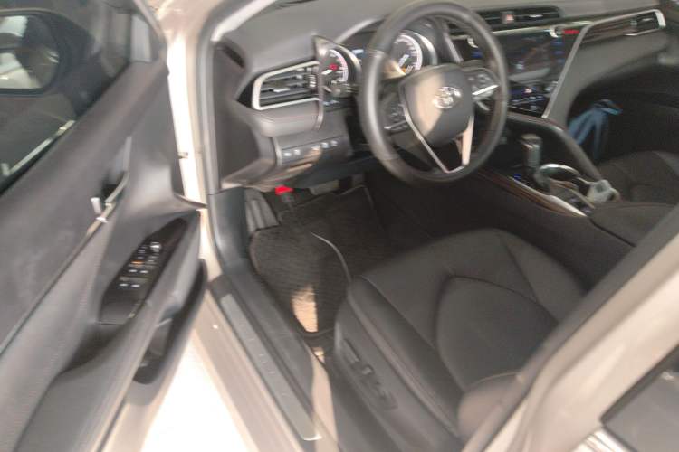 Used Toyota Camry 2019 Revised Version 2.0G Luxury Edition
