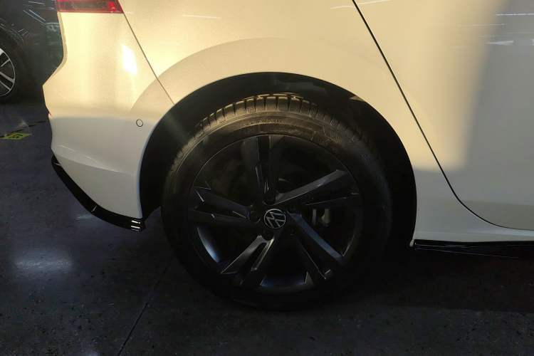 Used Volkswagen Golf 2023 Facelift 280TSI DSG R-Line Lite
