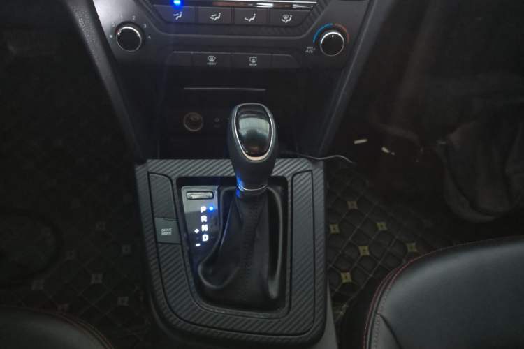 Used Hyundai Elantra 2016 1.4T Dual-Clutch Xuan Dong · Dynamic Version