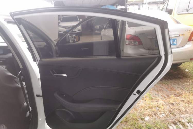 Used Roewe i5 2023 1.5L Manual Comfort Edition
