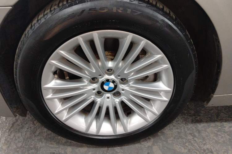 Used BMW 5 Series 2014 525Li Leading Model