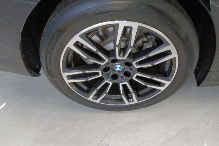 Used BMW 5 Series 2025 525Li M Sport Package