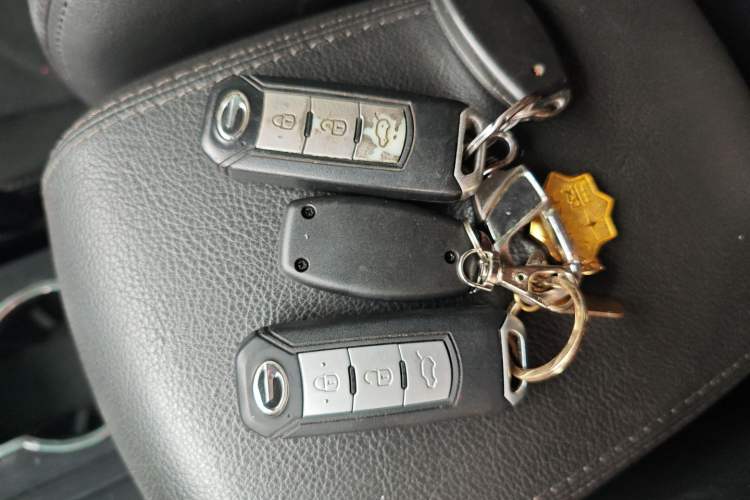 Used GAC Trumpchi GS5 2014 2.0L Automatic Two-Wheel Drive Anniversary Value Edition
