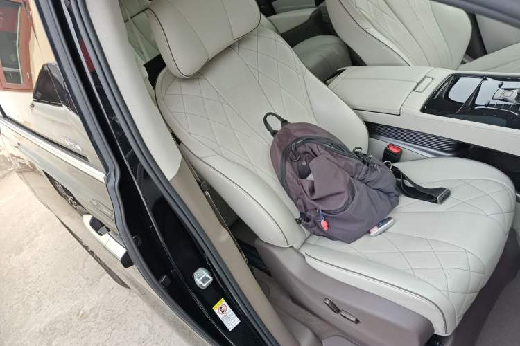 Used Denza D9 2022 DM-i 970 Four-Wheel Drive Flagship Model