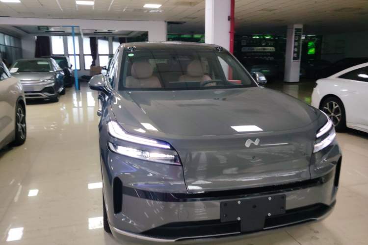 Used ONVO Luxeed L90 2025 Model—Ultra Six-Seater Version