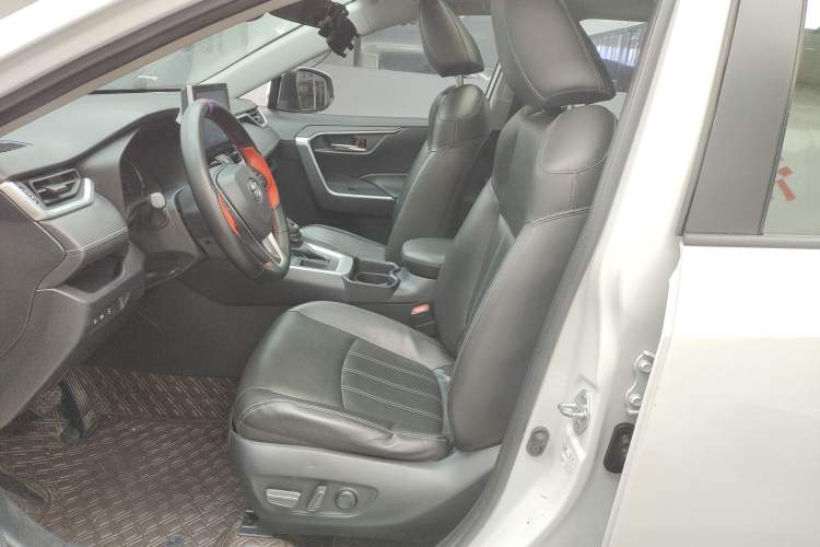 Used Toyota RAV4 2022 2.0L CVT Two-Wheel Drive Fashion Edition
