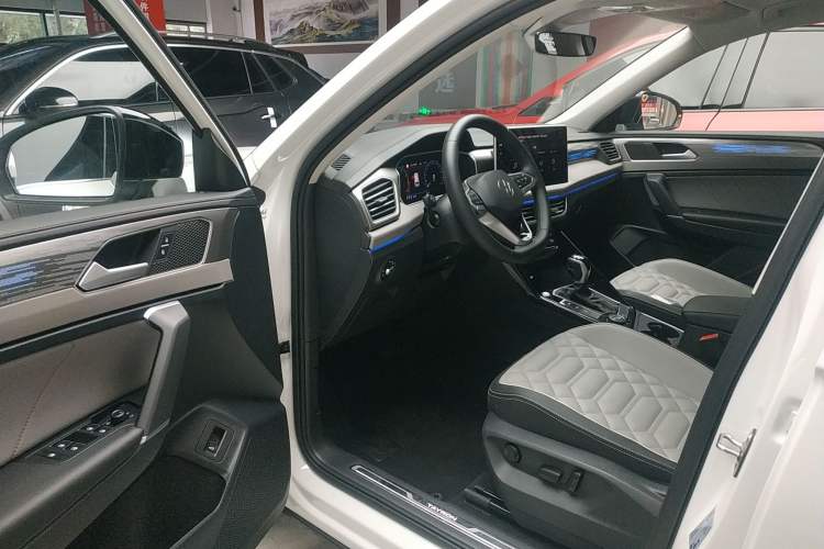 Used Volkswagen Tayron 2023 Revised Version 380TSI All-Wheel Drive R-Line High-Energy Edition
