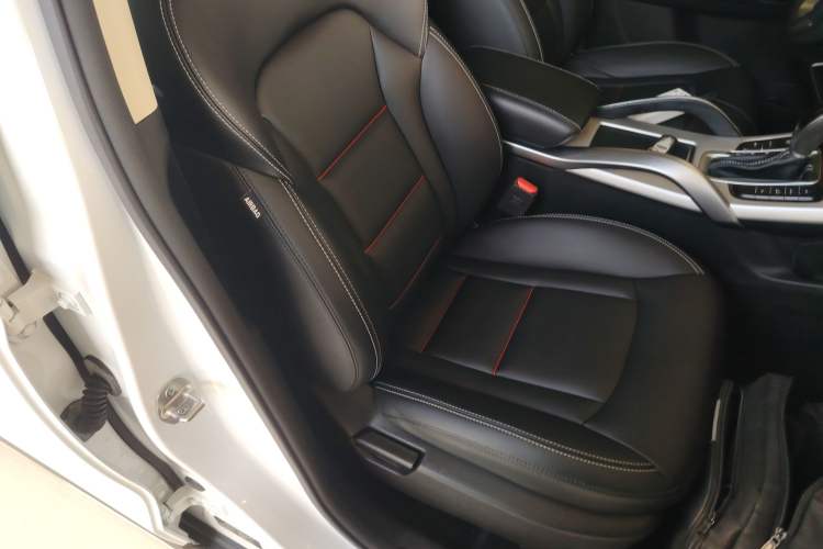 Used Geely Auto Emgrand X7 Sport 2018 1.8TD Automatic Two-Wheel Drive Smart Connect 4G Internet Edition