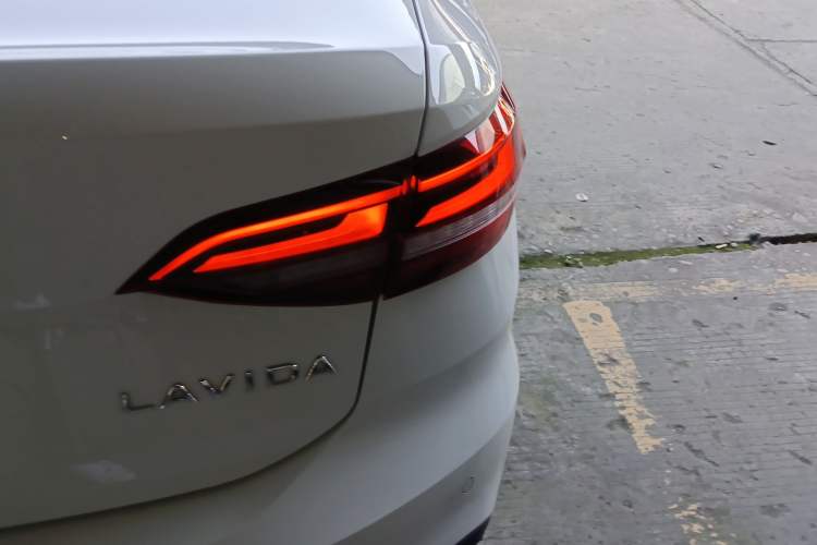 Used Volkswagen Lavida 2023 Revised 1.5L Automatic DeYi Edition
