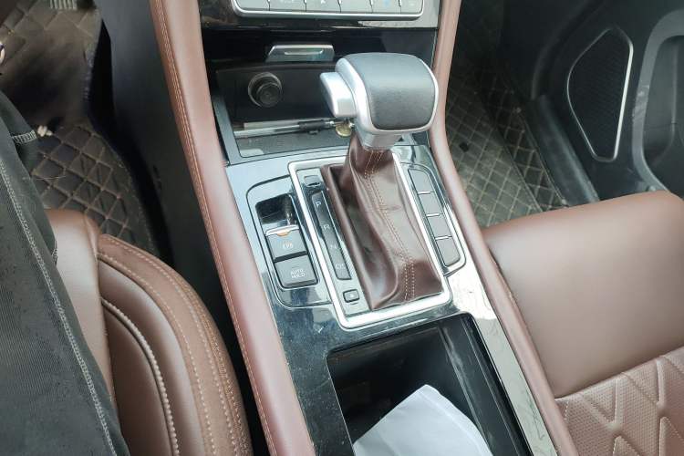 Used Sinotruk VGV U70 2020 1.5T Automatic Smart Luxury 7-Seater
