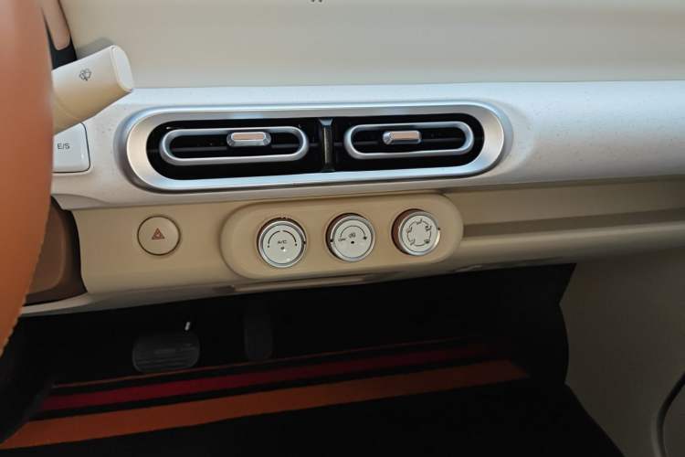 Used Wuling Hongguang MINIEV 2024 3rd Generation 215km Youth Edition