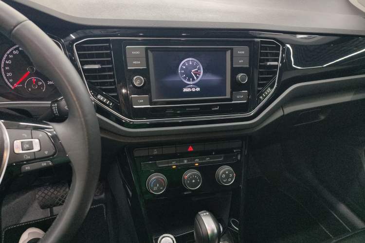 Used Volkswagen T-ROC 2018 280TSI DSG Two-Wheel-Drive Comfort Version China V Standard
