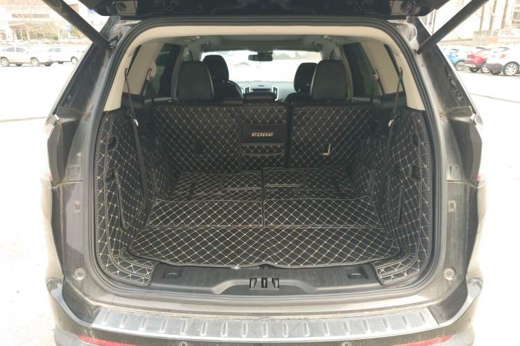 Used Ford Edge 2018 EcoBoost 245 Two-Wheel-Drive Titanium 7-Seater China V Standard
