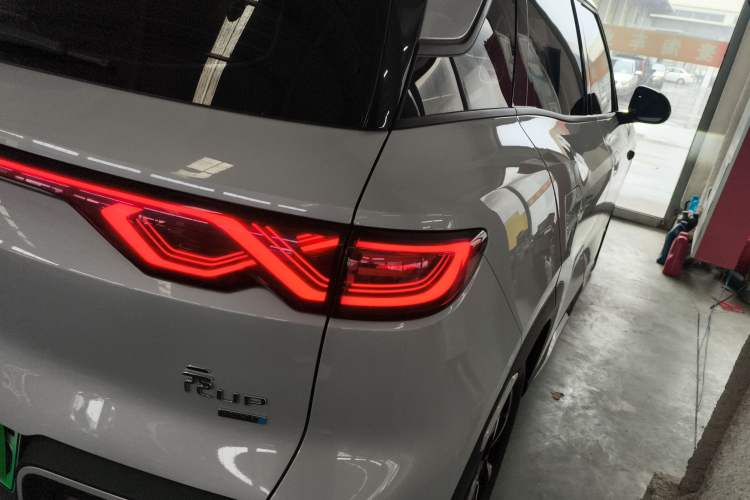 Used BYD Yuan UP 2025 Intelligent Driving Version 401 km Leading Edition