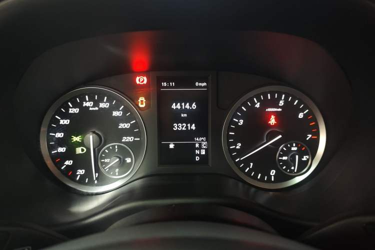 Used Mercedes-Benz Vito 2023 2.0T Elite Version 7 Seats
