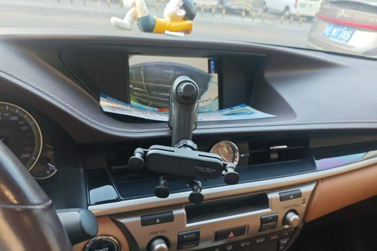 Used Lexus ES 2015 300h Comfort Edition
